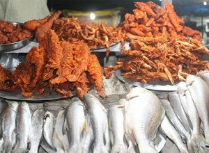 Cart with Fish, Prawn & Crab Dishes