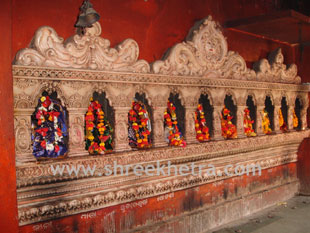 Side Deities on temple wall
