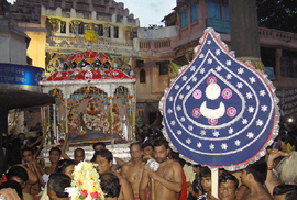 Deities are coming from Jagannath Temple to Narendra Tank