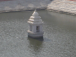 A small temple in side Swetaganga Tank A small temple in side Swetaganga Tank