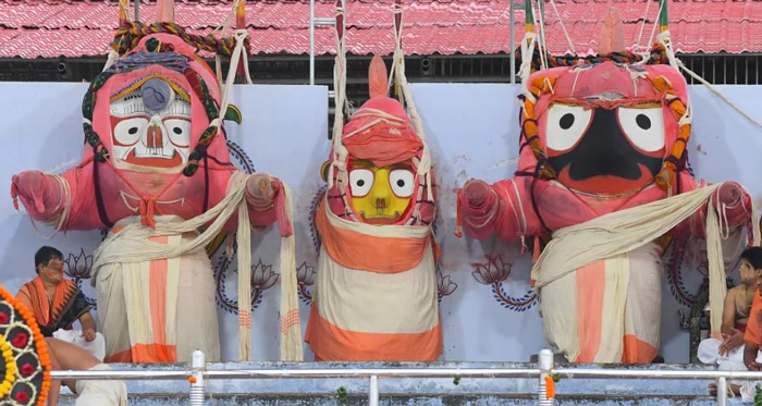 Three Deities on the Snana Mandap